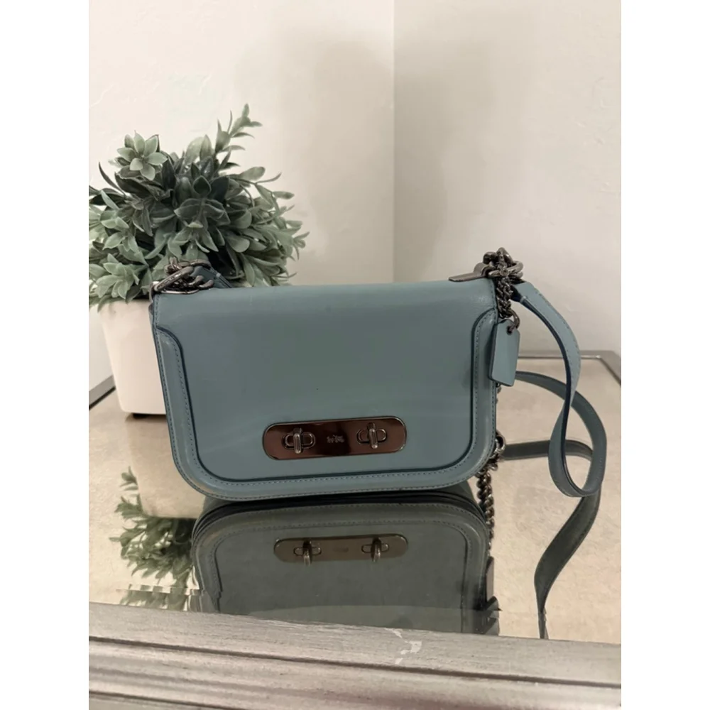 Coach Swagger Shoulder Bag 20